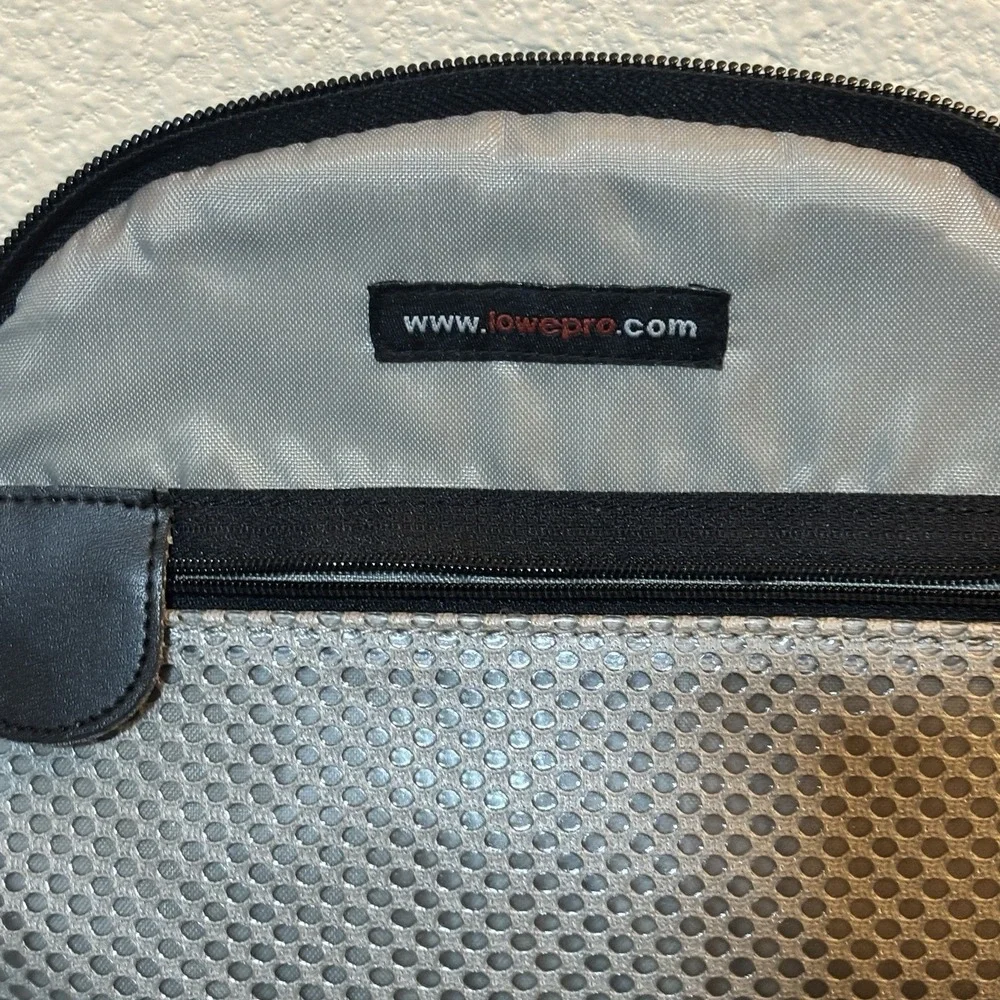 Lowepro Micro Trekker 100‎ Black Camera Bag Backpack Padded w/Adjustable Inserts